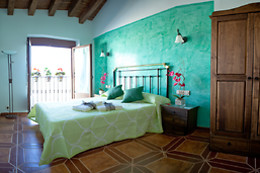 CASA RURAL ANTONIO Y APARTAMENTOS LA RANA