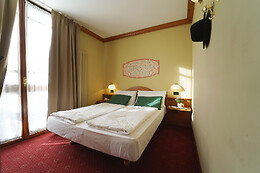 Swadeshi Club Hotels