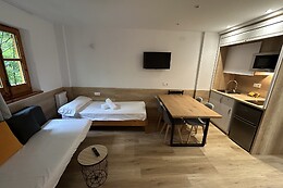 APARTAMENTOS SOLANA, HOTEL TAULL & ROMANIC