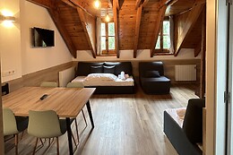 APARTAMENTOS SOLANA, HOTEL TAULL & ROMANIC
