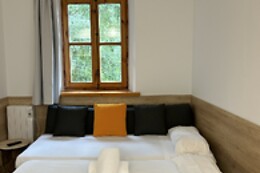 APARTAMENTOS SOLANA, HOTEL TAULL & ROMANIC