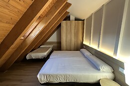 APARTAMENTOS SOLANA, HOTEL TAULL & ROMANIC