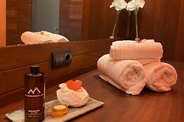 APARTAMENTOS SOLANA, HOTEL TAULL & ROMANIC