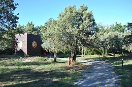 Les Roulottes et Cabanes de Saint-Cerice