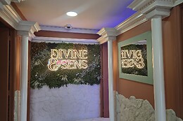 Divine & Sens